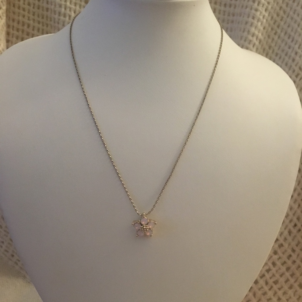 Beautiful Delicate Flower Necklace